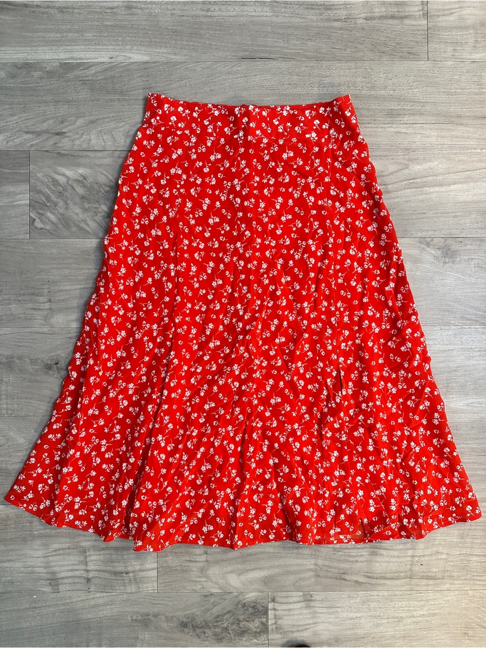 NWT SEZANE Tabata Skirt in Coral Flowers, Red Floral Midi Skirt with Side Slit - Picture 3 of 6
